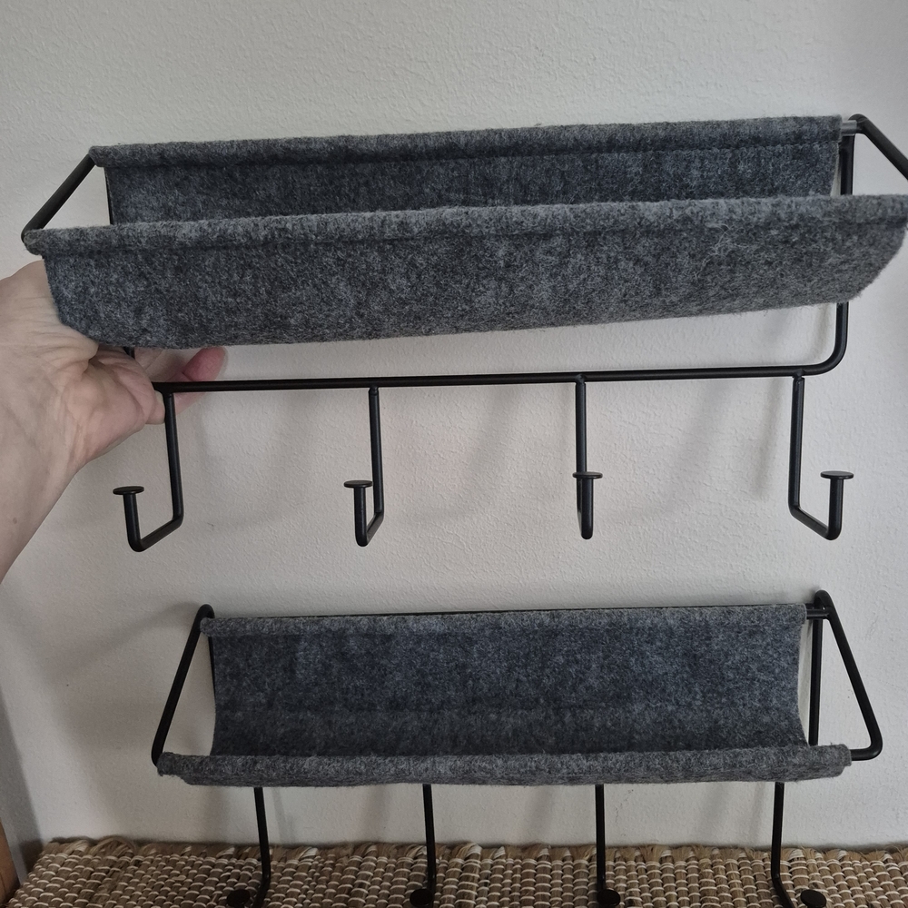 FELT WOOL AND METAL CRAFTING Wall-Mounted Storage Rack with Hooks 13 L 7 HEIGHT